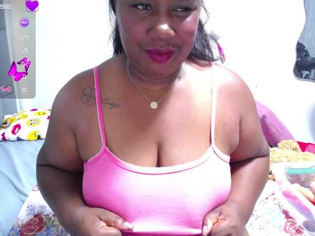thickebonymilf live cam on BongaCams
