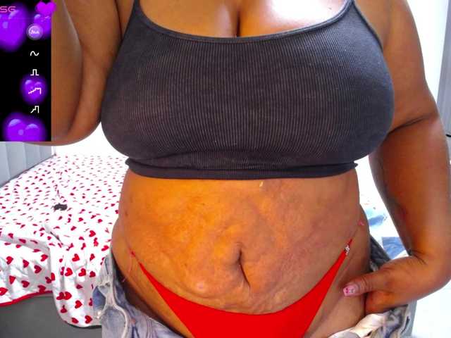 thickebonymilf live cam on BongaCams