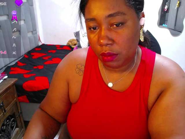 thickebonymilf live cam on BongaCams