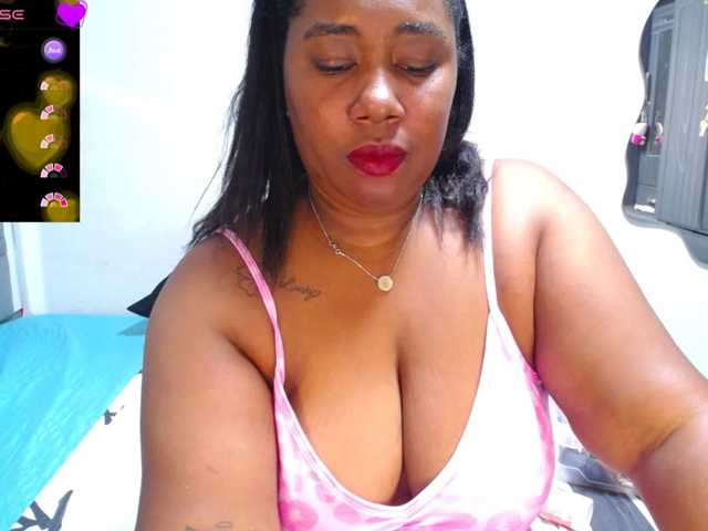 thickebonymilf live cam on BongaCams