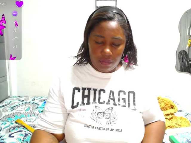 thickebonymilf live cam on BongaCams