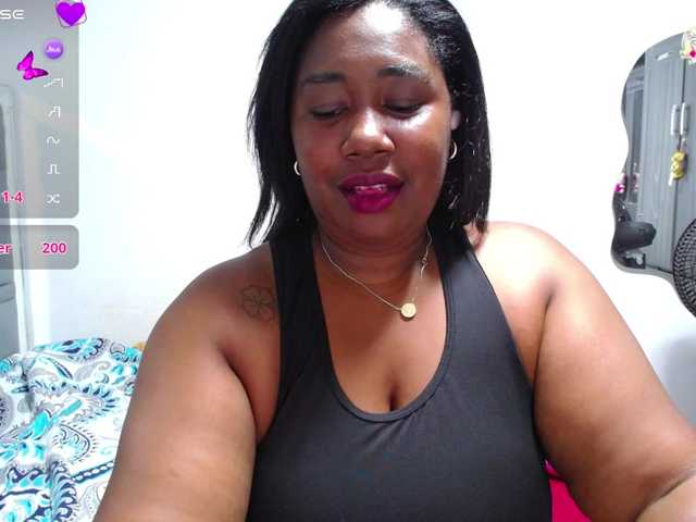 thickebonymilf live cam on BongaCams