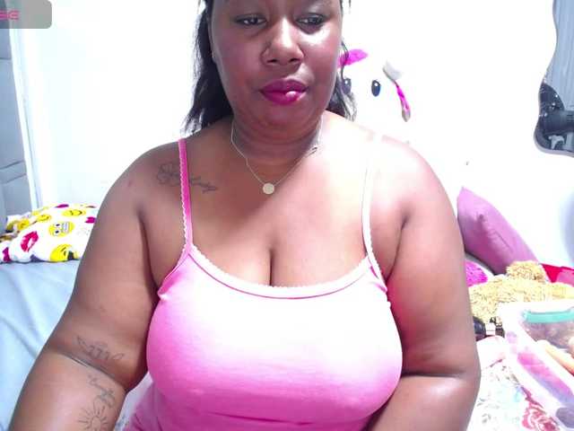 thickebonymilf live cam on BongaCams