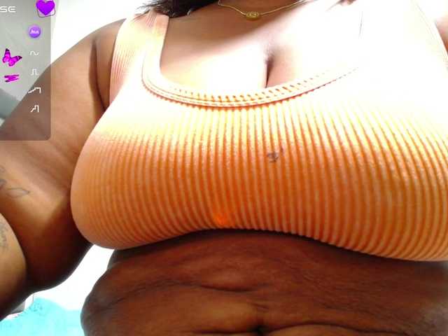 thickebonymilf live cam on BongaCams