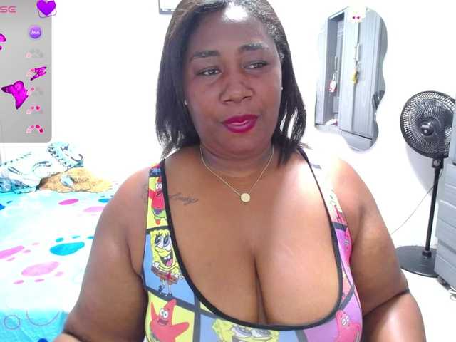 thickebonymilf live cam on BongaCams
