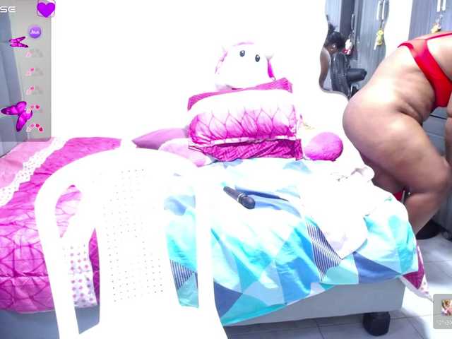 thickebonymilf live cam on BongaCams