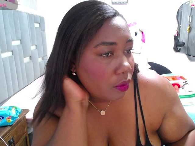 thickebonymilf live cam on BongaCams