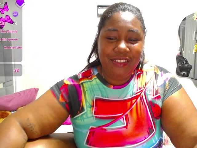 thickebonymilf live cam on BongaCams