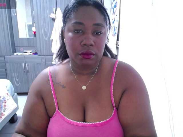 thickebonymilf live cam on BongaCams