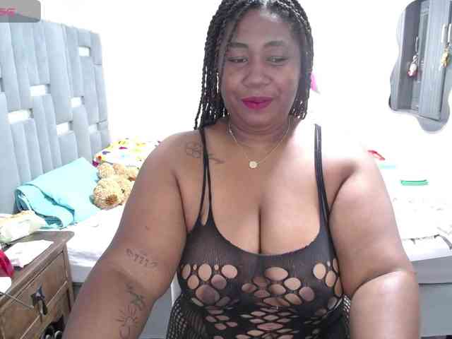 thickebonymilf webcam
