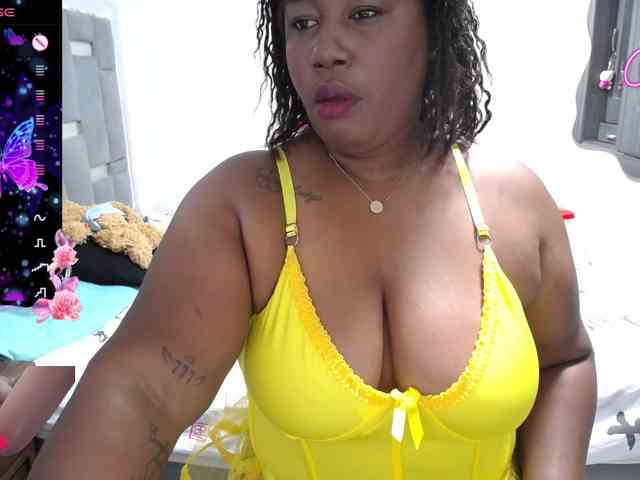 thickebonymilf webcam