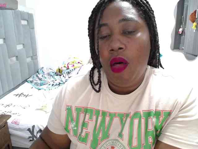 thickebonymilf webcam