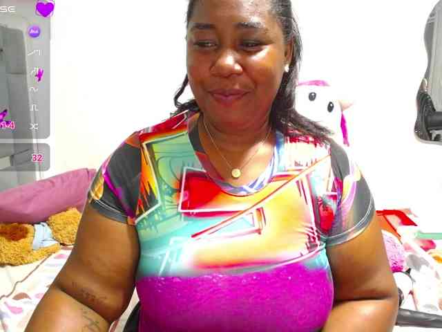 thickebonymilf webcam