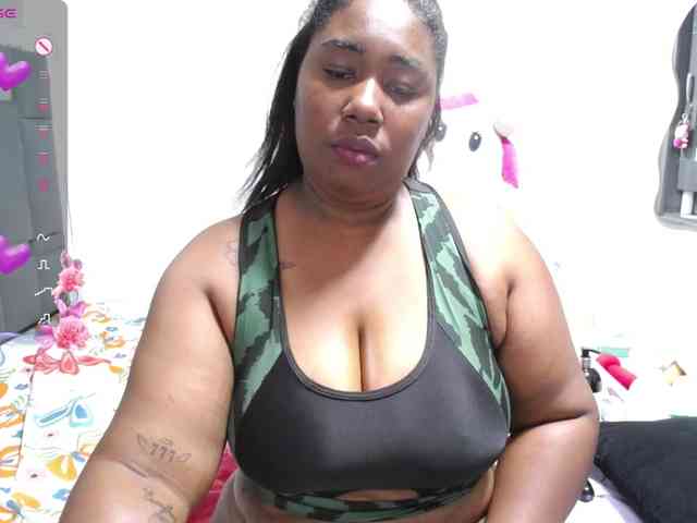 thickebonymilf webcam