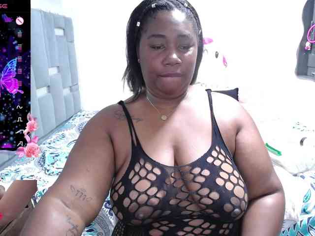 Модель: thickebonymilf