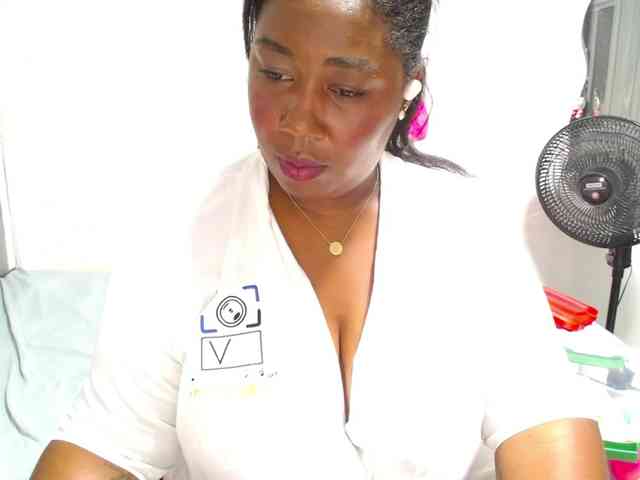 thickebonymilf webcam