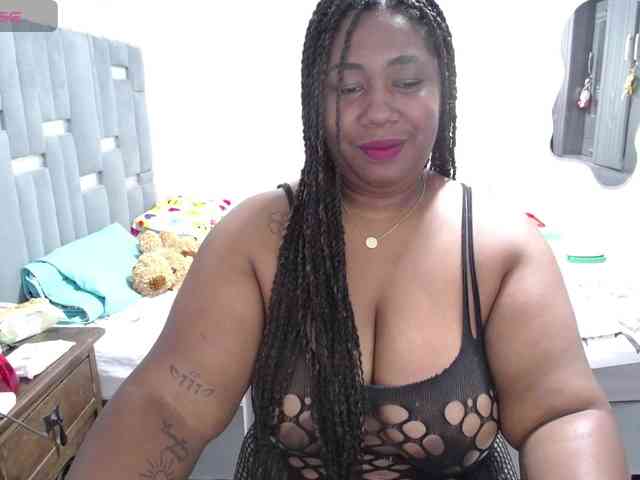 thickebonymilf webcam