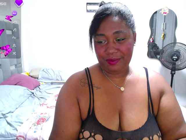 thickebonymilf webcam