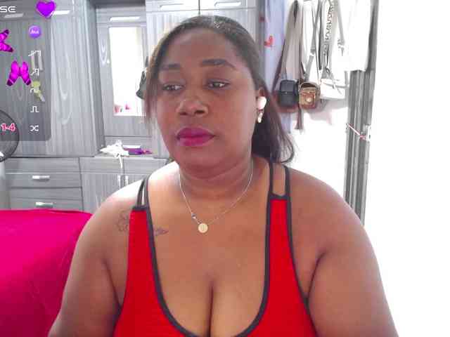thickebonymilf webcam