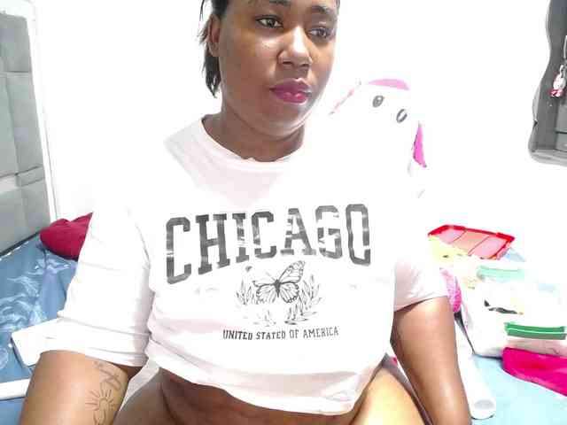 thickebonymilf