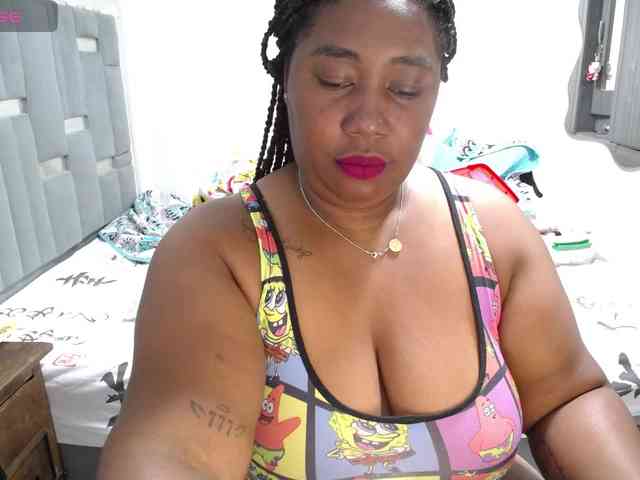 thickebonymilf webcam