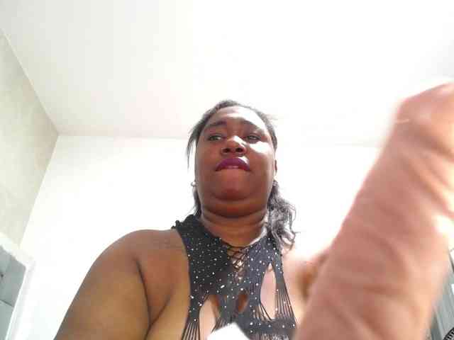 thickebonymilf webcam