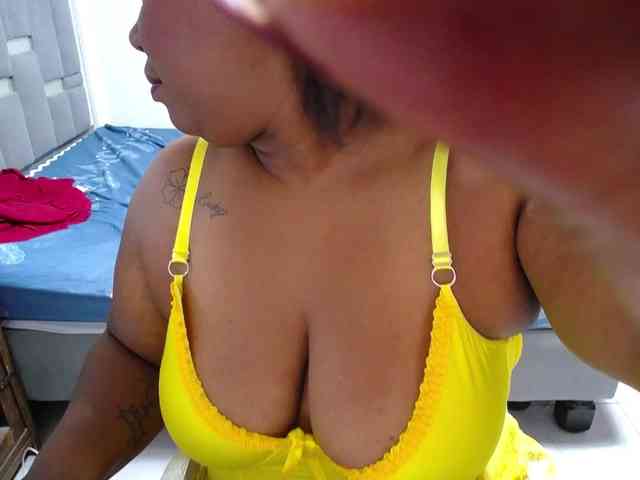 thickebonymilf