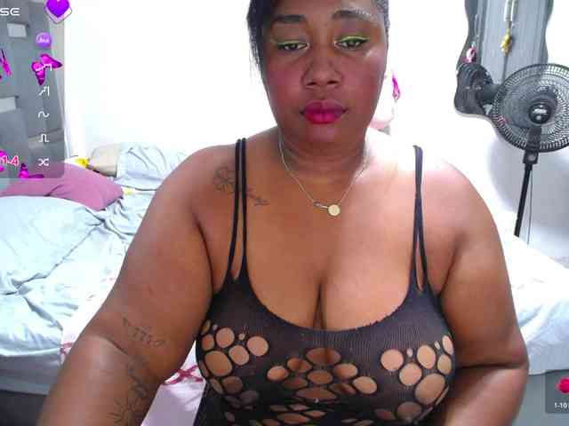 thickebonymilf webcam