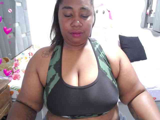 thickebonymilf webcam