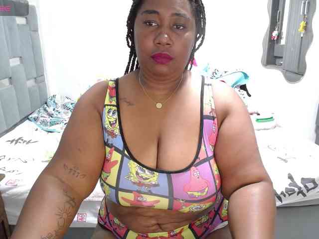 thickebonymilf webcam