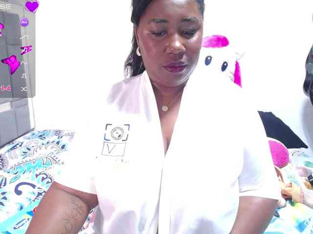 thickebonymilf Live Webcam on BongaCams