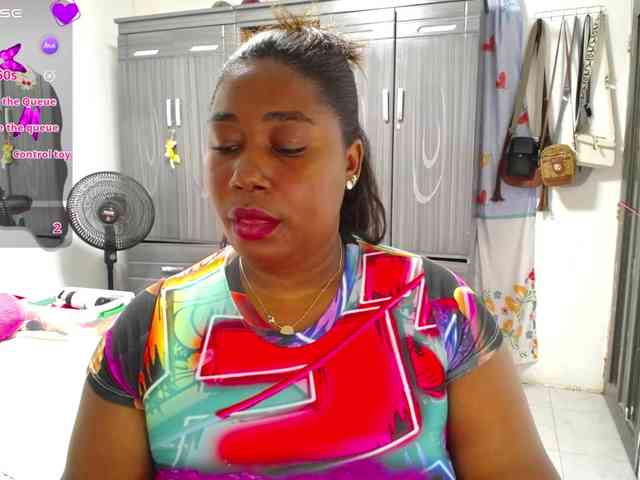 thickebonymilf webcam