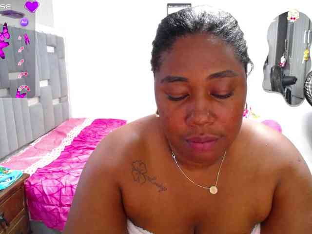 thickebonymilf webcam