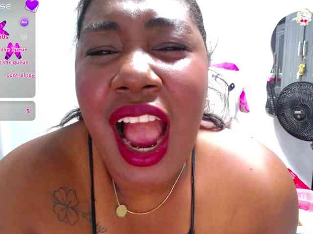 thickebonymilf webcam