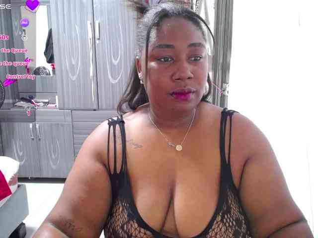 thickebonymilf webcam
