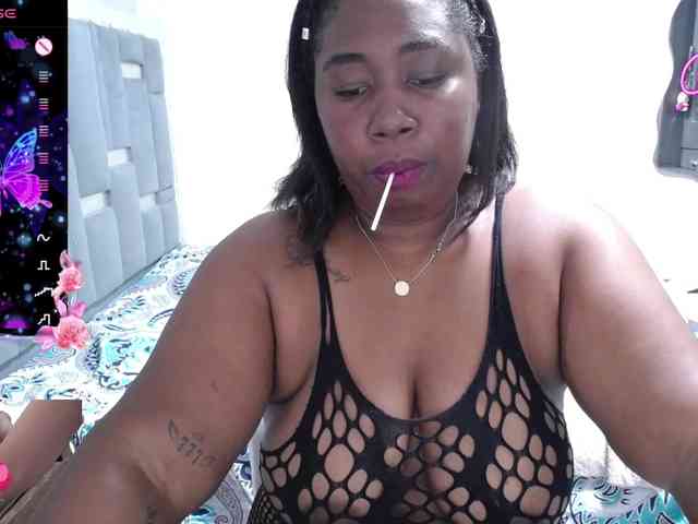 thickebonymilf webcam