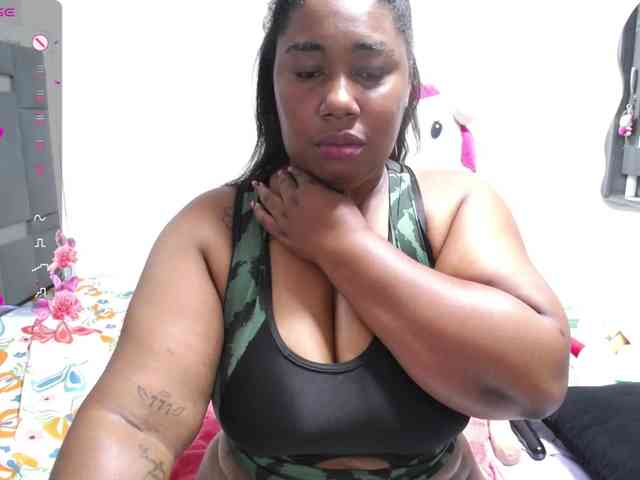 thickebonymilf webcam