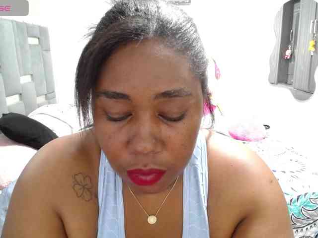 thickebonymilf webcam