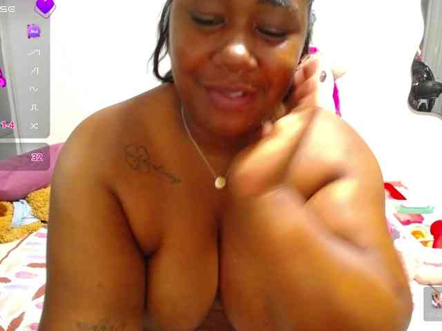 thickebonymilf webcam