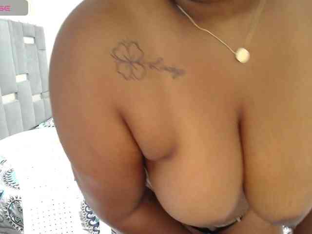 thickebonymilf webcam