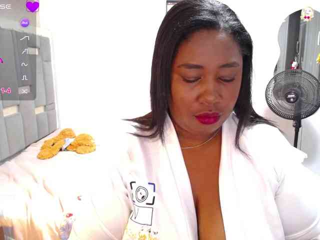 thickebonymilf webcam