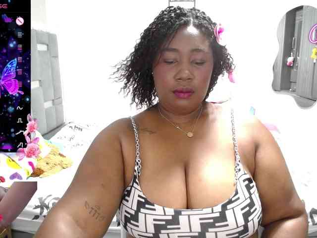 thickebonymilf webcam
