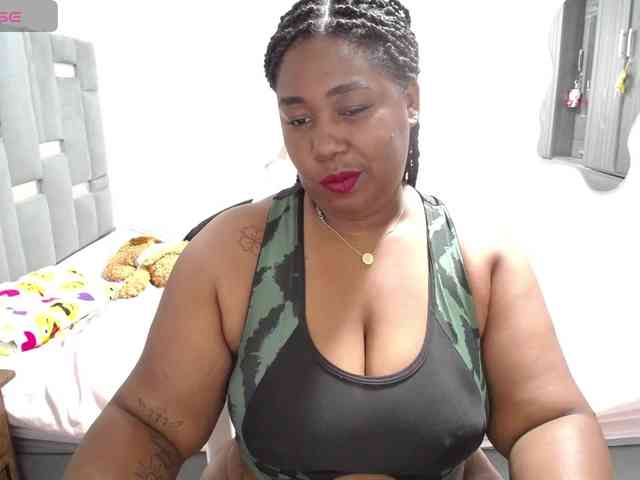 thickebonymilf webcam