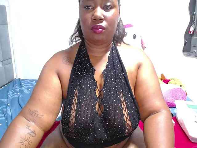 thickebonymilf webcam