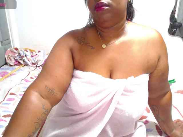 thickebonymilf webcam