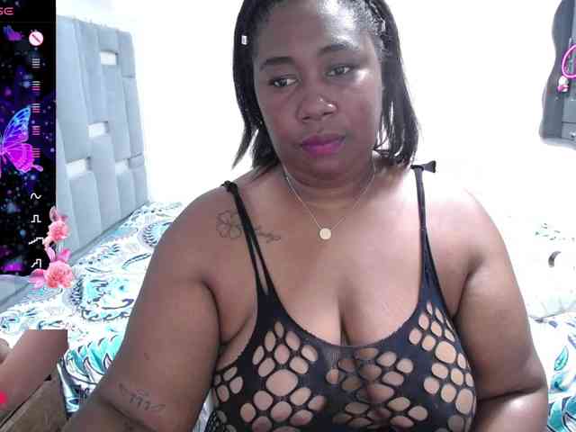 Модель: thickebonymilf