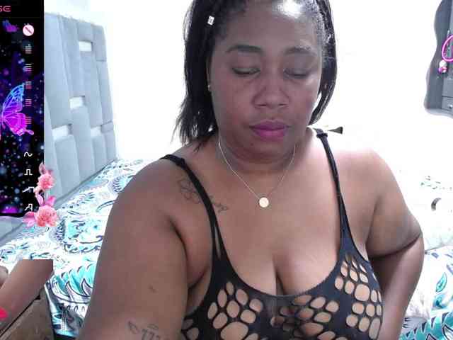 thickebonymilf webcam