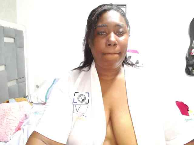 thickebonymilf webcam