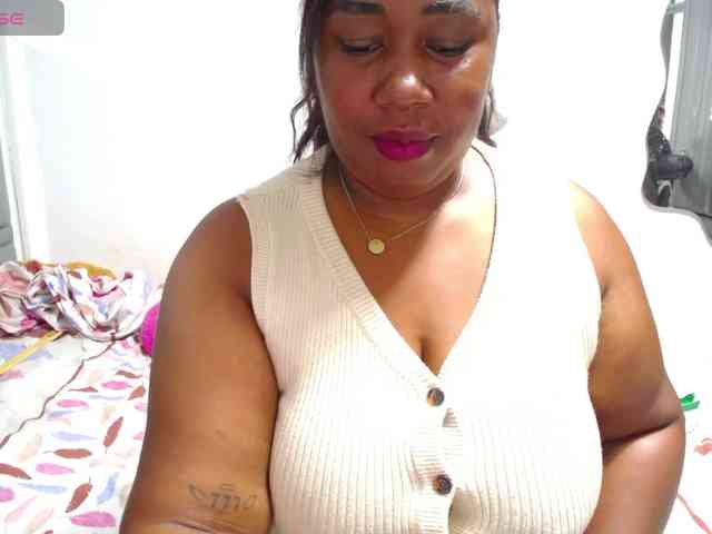 thickebonymilf webcam