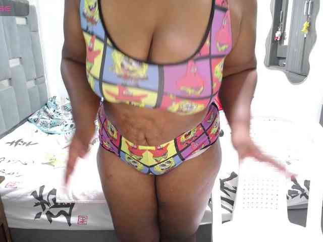 thickebonymilf webcam